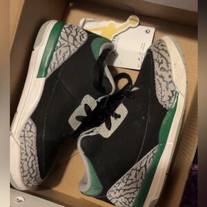 Jordan 3s size 9.5c in good condition still